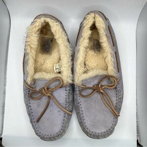Women’s UGG Moccasin Slippers Size 7